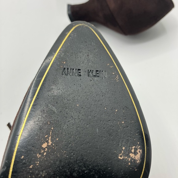 Vintage Anne Klein Brown Suede Heels Woman Size 7 - Picture 9 of 10